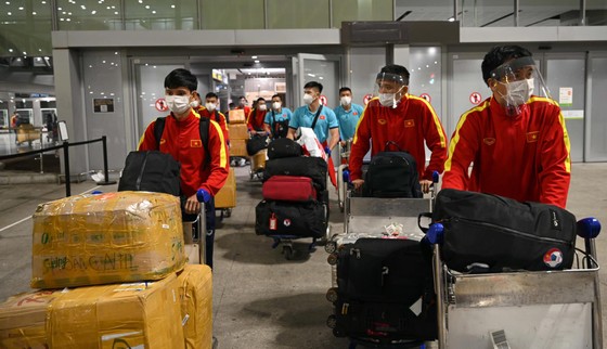 Tuyển futsal Việt Nam có mặt ở Tây Ban Nha sau hơn 1 ngày bay ảnh 2