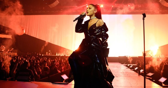 Ariana Grande bất ngờ hủy tour diễn tại Việt Nam ảnh 2