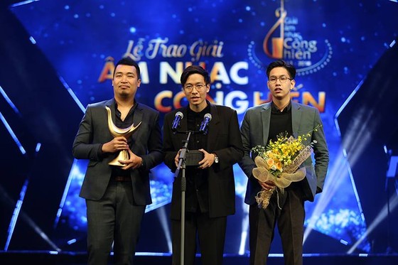 Mỹ Tâm xứng đáng “ôm trọn” cú đúp Cống hiến 2018 ảnh 1