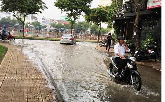 Lũ đầu nguồn vượt báo động 1, Cần Thơ xuất hiện triều cường sớm ảnh 2