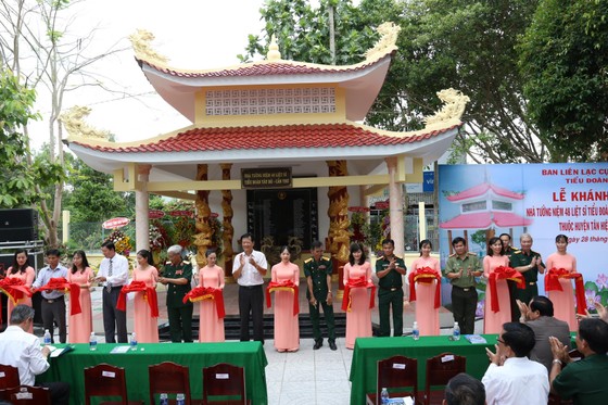 Khánh thành Nhà tưởng niệm các anh hùng liệt sĩ Tiểu đoàn Tây Đô tại Tân Hiệp ảnh 1