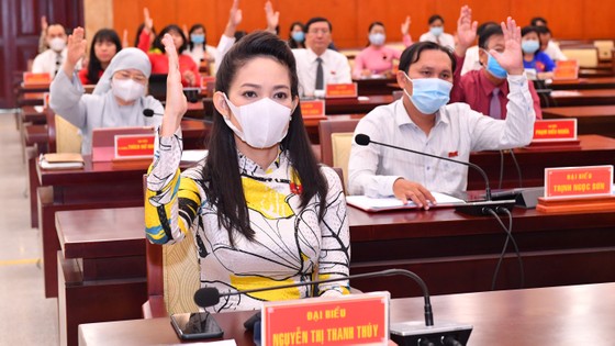 TPHCM thu ngân sách năm 2021 gần 365.000 tỷ đồng ảnh 1