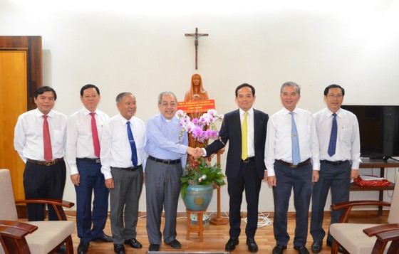 Lãnh đạo TPHCM thăm, chúc mừng Giáng sinh 2020 và năm mới 2021 ảnh 1
