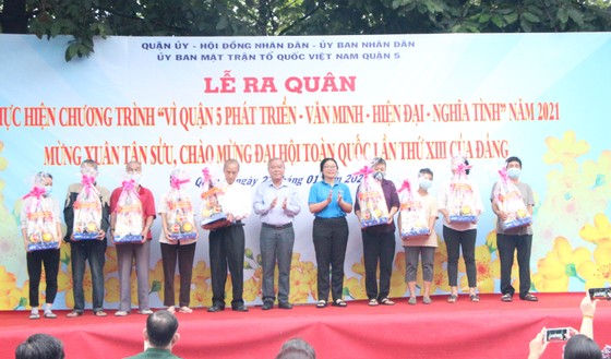 Quận 5 ra quân mừng xuân, chào mừng Đại hội XIII của Đảng ảnh 1