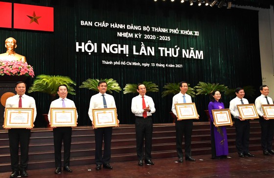Bí thư Thành ủy TPHCM Nguyễn Văn Nên: Chống dịch Covid-19 vẫn là ưu tiên số 1 ảnh 3
