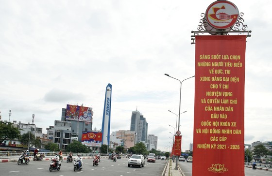 Cử tri TPHCM bỏ phiếu chọn đại biểu Quốc hội và đại biểu HĐND các cấp ảnh 2