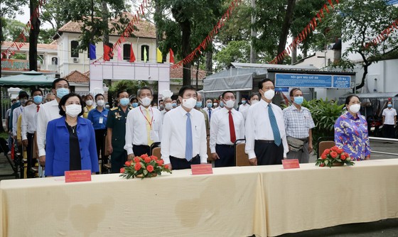 Cử tri TPHCM bỏ phiếu chọn đại biểu Quốc hội và đại biểu HĐND các cấp ảnh 17