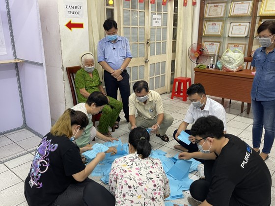 Đến sáng 24-5: TPHCM cơ bản hoàn tất công tác kiểm phiếu bầu cử ảnh 2