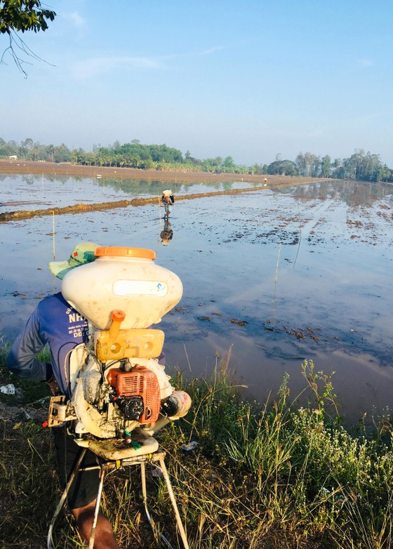 Nông dân miệt ngàn ảnh 1
