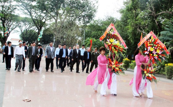 Đồng chí Nguyễn Thiện Nhân thăm, chúc Tết tỉnh Bình Định ảnh 2