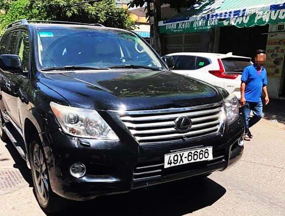 Xe Lexus biển số 6666 tông vào đám tang, 3 người chết, 8 người bị thương ảnh 2