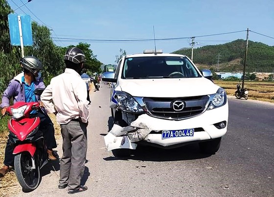 Khẩn trương điều tra nguyên nhân xe CSGT tông chết người trên QL19 ảnh 1