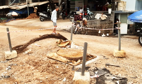 Bé trai 5 tuổi bị rớt xuống miệng cống công trình, trôi vào đường ống thoát nước ảnh 5