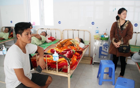 Ba người nhập viện sau tai nạn giao thông nghiêm trọng ở Phú Yên ảnh 1