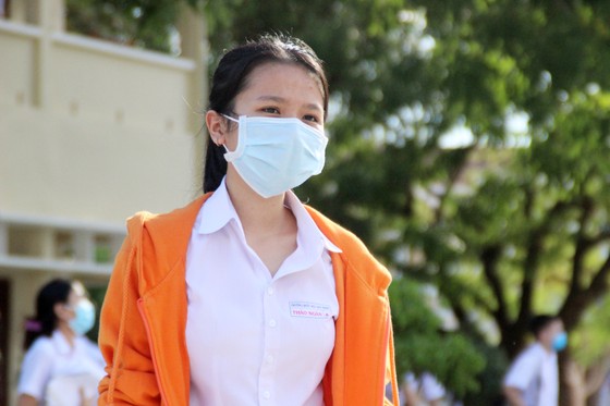 Nắng nóng kèm dịch Covid-19 gây nhiều khó khăn cho các thí sinh miền Trung dự kỳ thi tốt nghiệp THPT ảnh 1