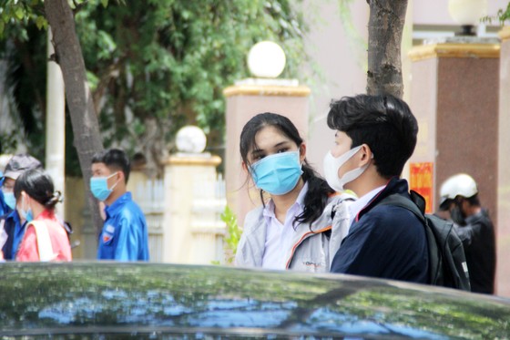 Thí sinh miền Trung đánh giá đề Sinh và GD-CD thiết thực ảnh 6