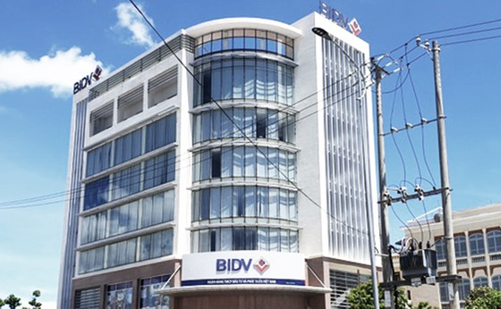 Bắt cựu giám đốc và 2 cựu cán bộ Ngân hàng BIDV Phú Yên ảnh 1