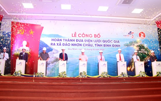Chính thức cấp điện cáp ngầm cho 3.000 dân đảo Cù Lao Xanh ảnh 8