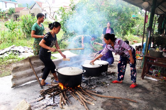 Xúc động cảnh người dân quyên góp, nấu ăn cho bộ đội tìm kiếm người mất tích ở Rào Trăng 3 ảnh 7
