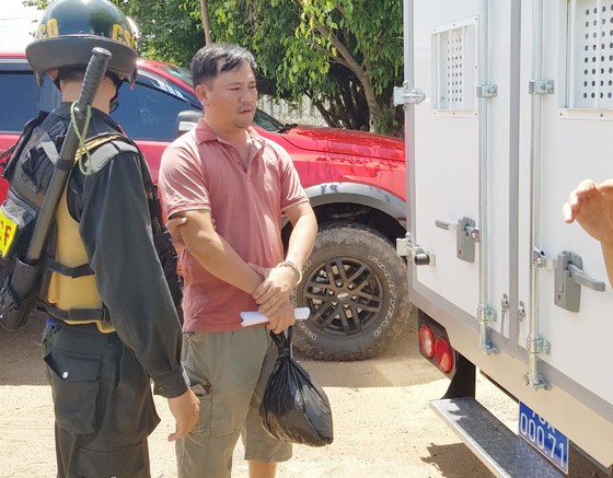 Khởi tố thêm 12 lâm tặc trong vụ phá rừng giáp ranh Phú Yên ảnh 1