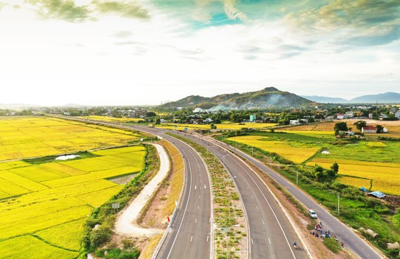 Bình Định gửi 11 kiến nghị lên Bộ GTVT để tạo nền tảng tốt nhất phát triển hạ tầng ảnh 1