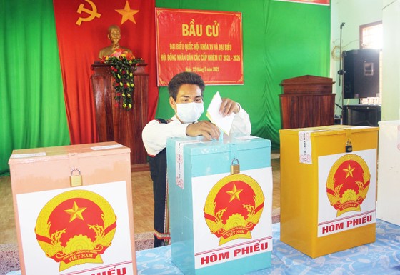 Những lá phiếu sớm sau dốc Cổng Trời ảnh 12