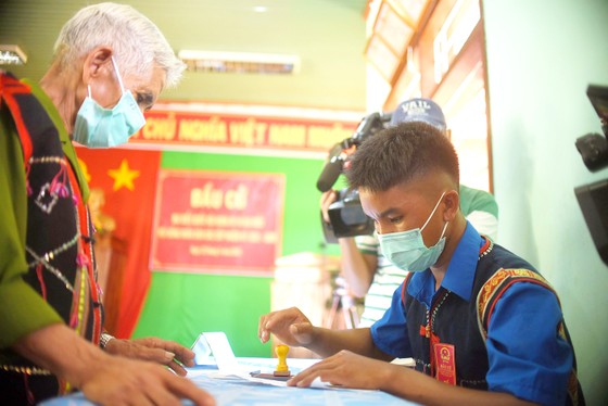 Những lá phiếu sớm sau dốc Cổng Trời ảnh 4