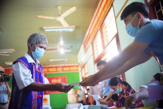 Những lá phiếu sớm sau dốc Cổng Trời ảnh 3