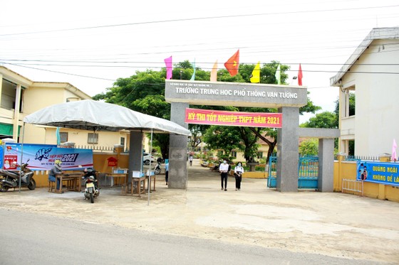 Thi tốt nghiệp THPT 2021: Nỗ lực hỗ trợ, bảo vệ kỳ thi tại các tỉnh vùng dịch miền Trung ảnh 3