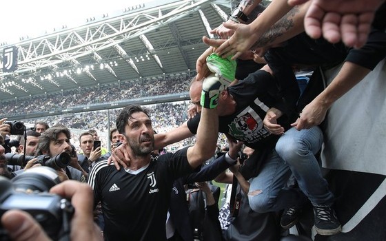 Chia tay Gianluigi Buffon, Juve giành Scudetto thứ 7 liên tiếp ảnh 3