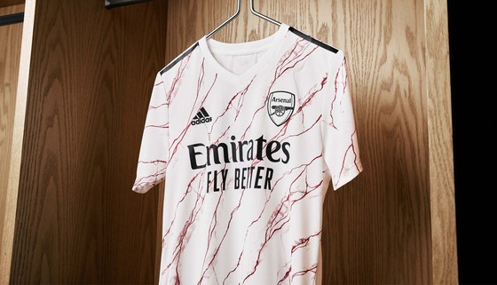 Arsenal ra mắt áo sân khách lấy cảm hứng từ sảnh đá cẩm thạch huyền thoại trong SVĐ Highbury ảnh 1