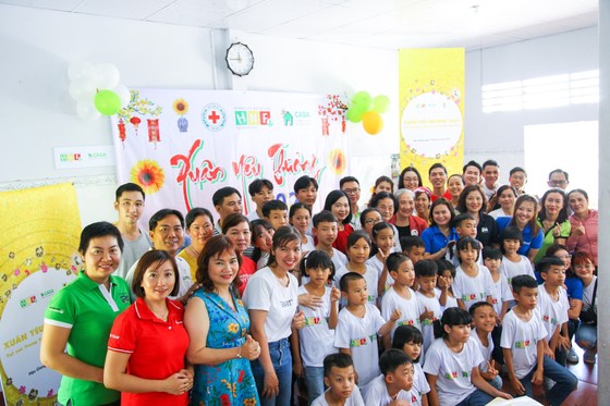 Herbalife Việt Nam tổ Chương trình Xuân Yêu Thương cho hơn 800 em trẻ ảnh 1