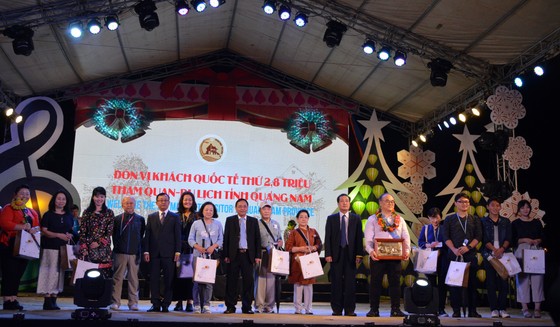2,8 triệu lượt khách quốc tế đến Quảng Nam năm 2017 ảnh 2