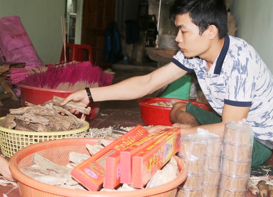 Làng nghề Quảng Nam rộn ràng đón tết ảnh 12