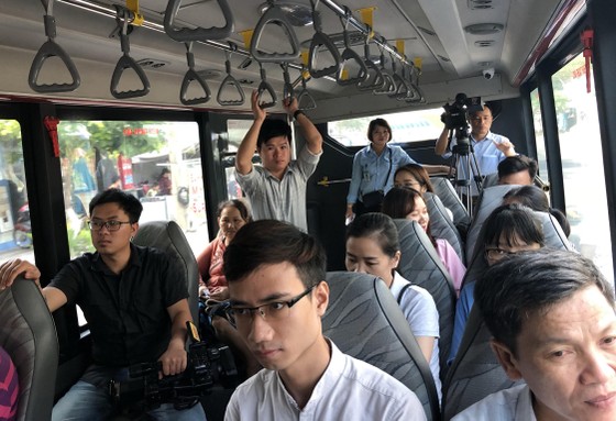 Đà Nẵng, khuyến khích người dân đi xe buýt ảnh 2