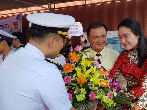 Tàu khu trục ROKS Moon Mu The Great cập cảng Tiên Sa ảnh 1