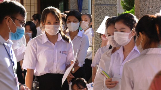 Quảng Nam lên phương án hỗ trợ 4 tháng học phí cho học sinh ảnh 1