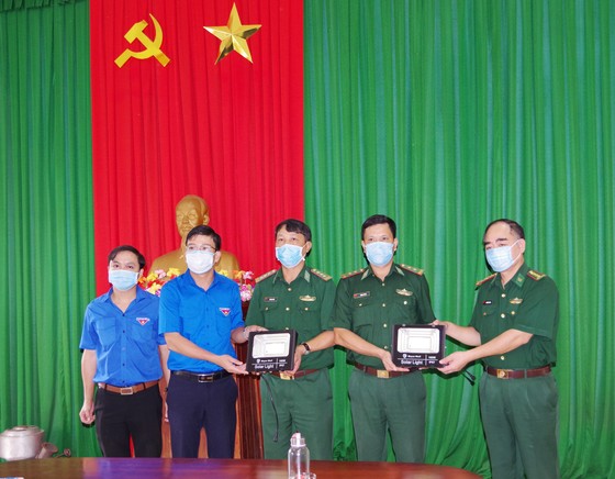 Ấm áp chương trình 'Kết nối trái tim - Hướng về biên giới' ở Quảng Nam ảnh 3