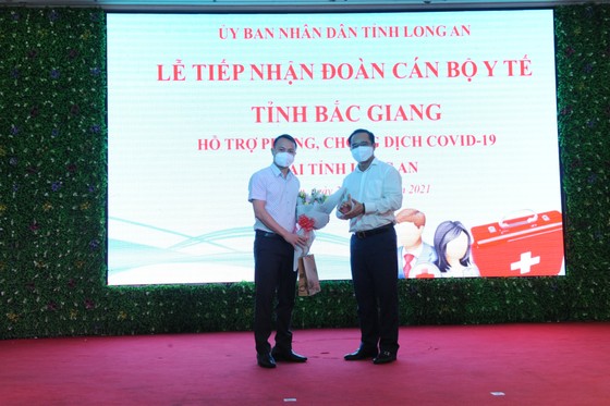 Đoàn cán bộ y tế Bắc Giang đến Long An hỗ trợ phòng chống dịch Covid-19 ảnh 1