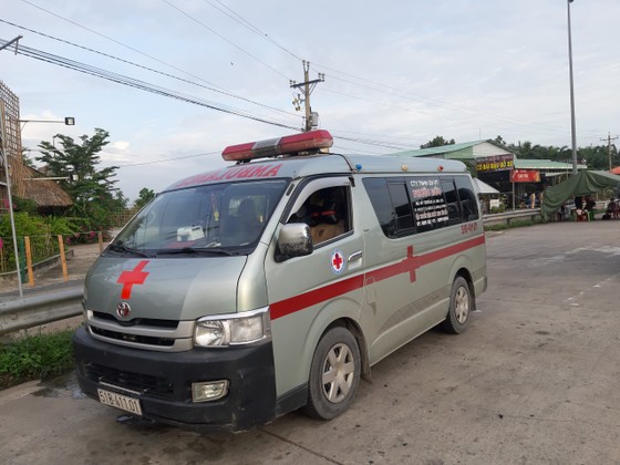Xe cứu thương chở khách về miền Tây không thực hiện các biện pháp phòng chống dịch Covid-19 ảnh 1