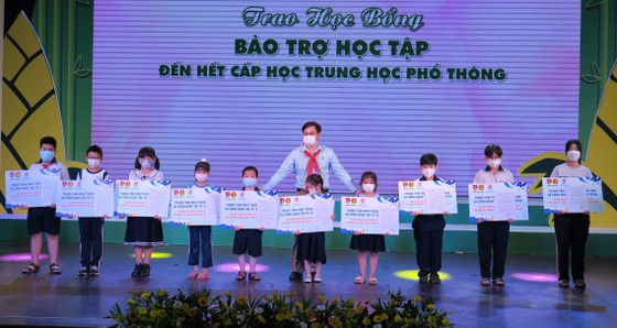 Tuyên dương 350 cháu ngoan Bác Hồ ảnh 1