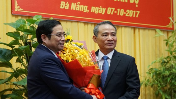 Bộ Chính trị ban hành quy định về luân chuyển cán bộ: Ngăn chặn lợi ích nhóm, quan hệ dòng họ, thân quen... ảnh 1