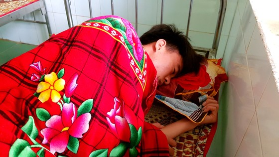 Vụ chìm thuyền hàng chục người thoát nạn: Bí thư Huyện ủy xin nhận mọi trách nhiệm trước đoàn du lịc ảnh 3