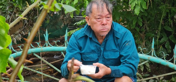 Gặp lại cụ ông bật khóc ở Quảng Bình ảnh 1