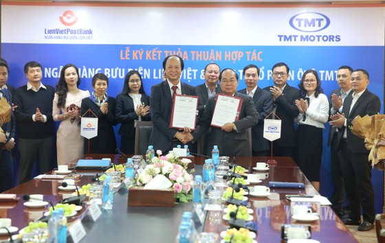 LienVietPostBank và ô tô TMT hợp tác cung cấp dịch vụ ảnh 1