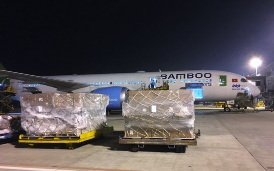 Bamboo Airways tặng vé tổ chức, cá nhân hoạt động hỗ trợ đồng bào bị lũ lụt miền Trung ảnh 1