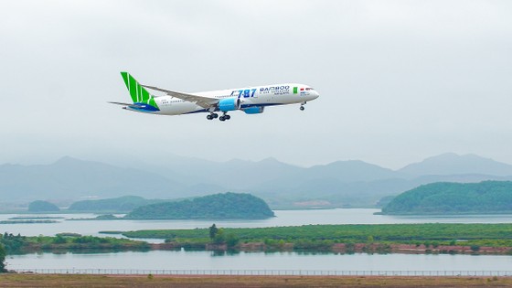 Bamboo Airways tặng vé tổ chức, cá nhân hoạt động hỗ trợ đồng bào bị lũ lụt miền Trung ảnh 2