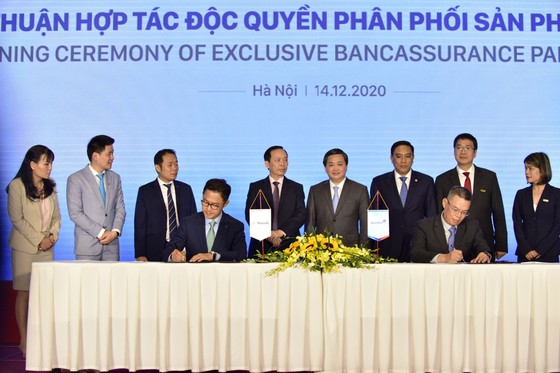 VietinBank và Manulife hợp tác độc quyền 16 năm phân phối bảo hiểm nhân thọ ảnh 2