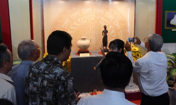 Triển lãm gần 200 hình ảnh, bút tích của Chủ tịch Hồ Chí Minh tại Cần Thơ ảnh 4