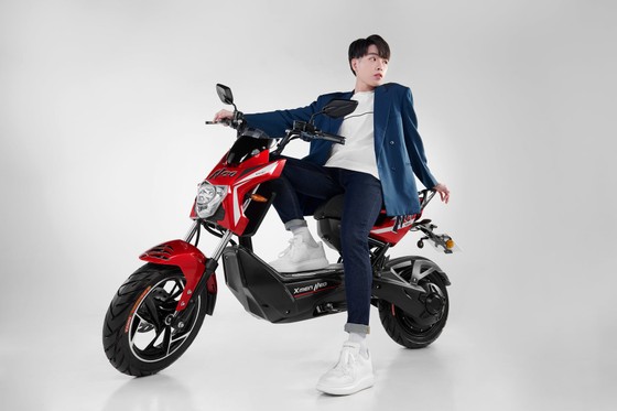 Đức Phúc: Từ cậu bé nhút nhát thành Đại sứ thương hiệu cho hãng xe điện hàng đầu thế giới ảnh 1